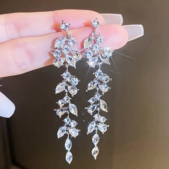 Earrings Rhinestone Dangle Drop Hollywood Glam Stylish Sparkle Elegant Formal - Picture 1 of 3
